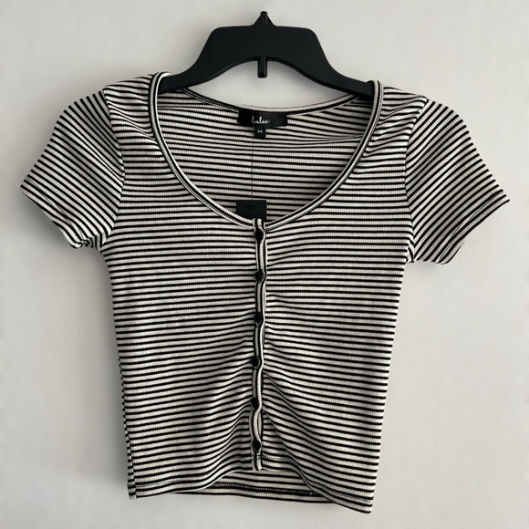 NWT Lulus Striped Button Up Crop Top Size XS Short Sleeve Stretch Casual - Picture 2 of 5